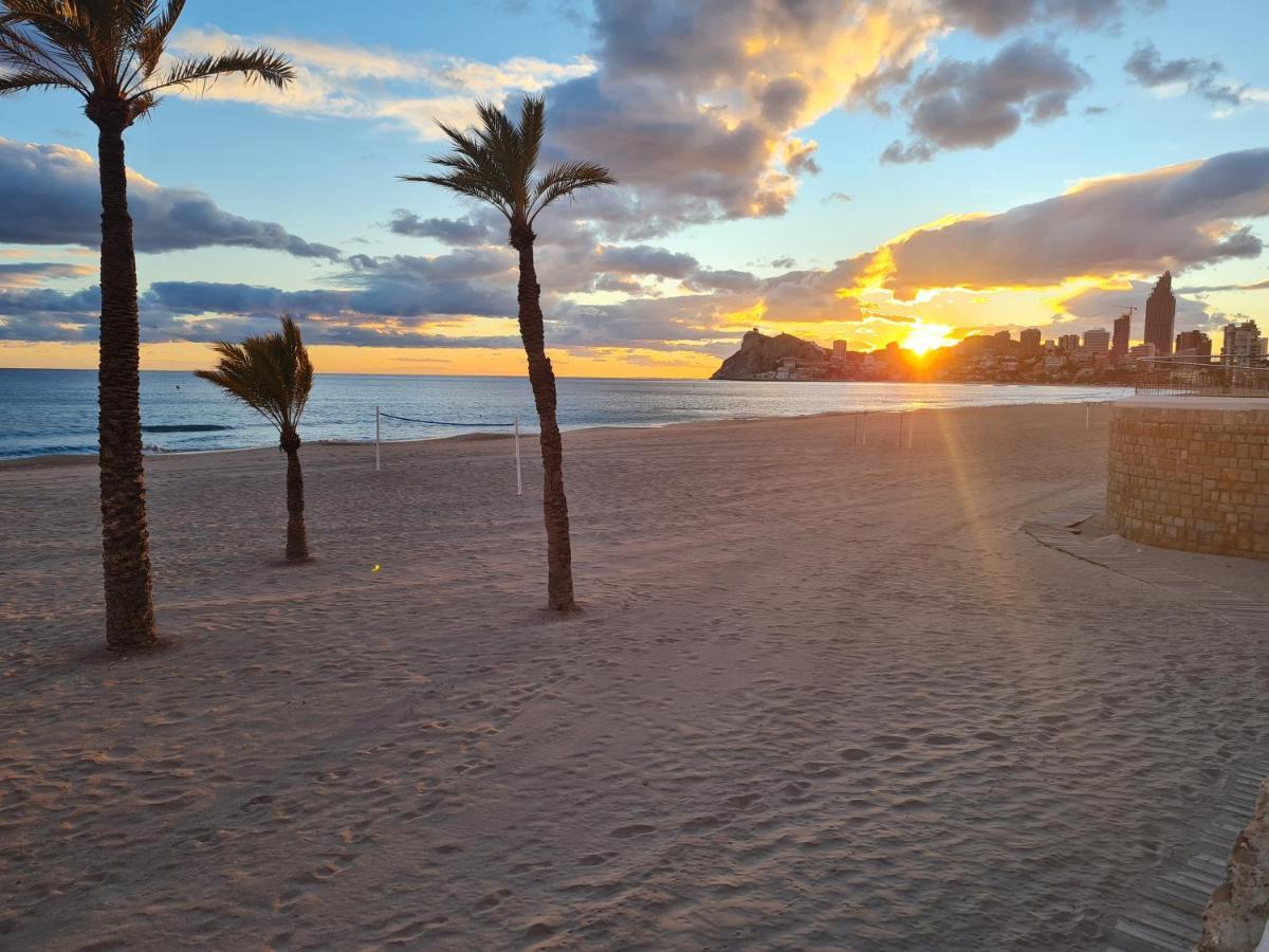 Sunny Morning Of Costa Blanca - Sunset Waves Benidorm Apartment Exterior photo